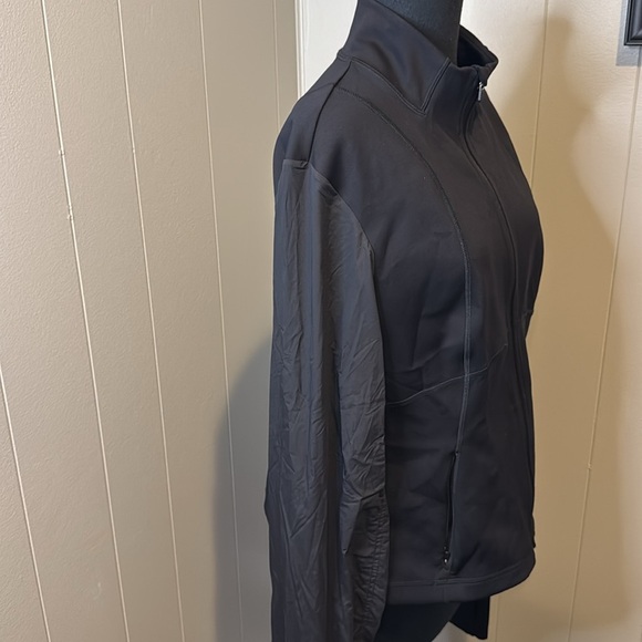 SWEATY BETTY Black Power Hybrid Workout Athleisure Jacket. Zipper front. Large. - Picture 3 of 10